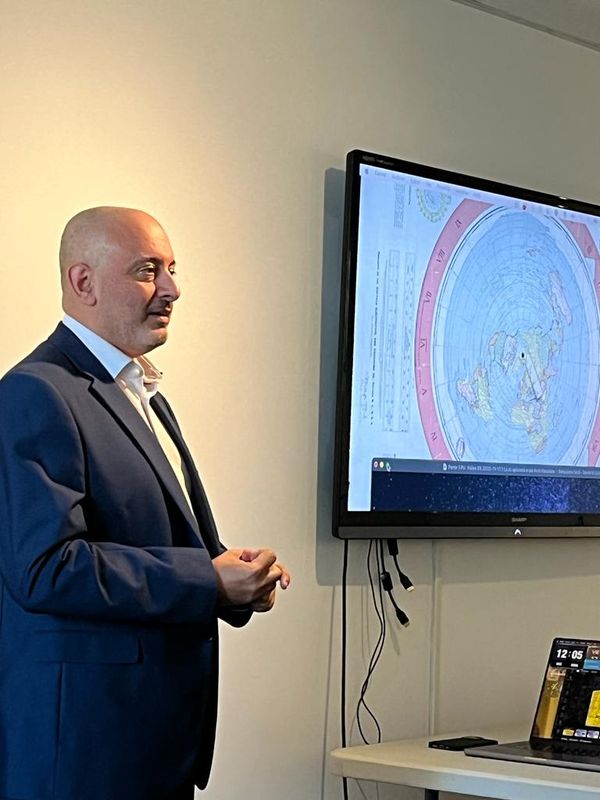 David M Calduch Digital & Business Strategy Consultant